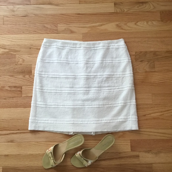 Saks Fifth Avenue Black Label Dresses & Skirts - Beautiful white skirt. Saks 5th Avenue black label